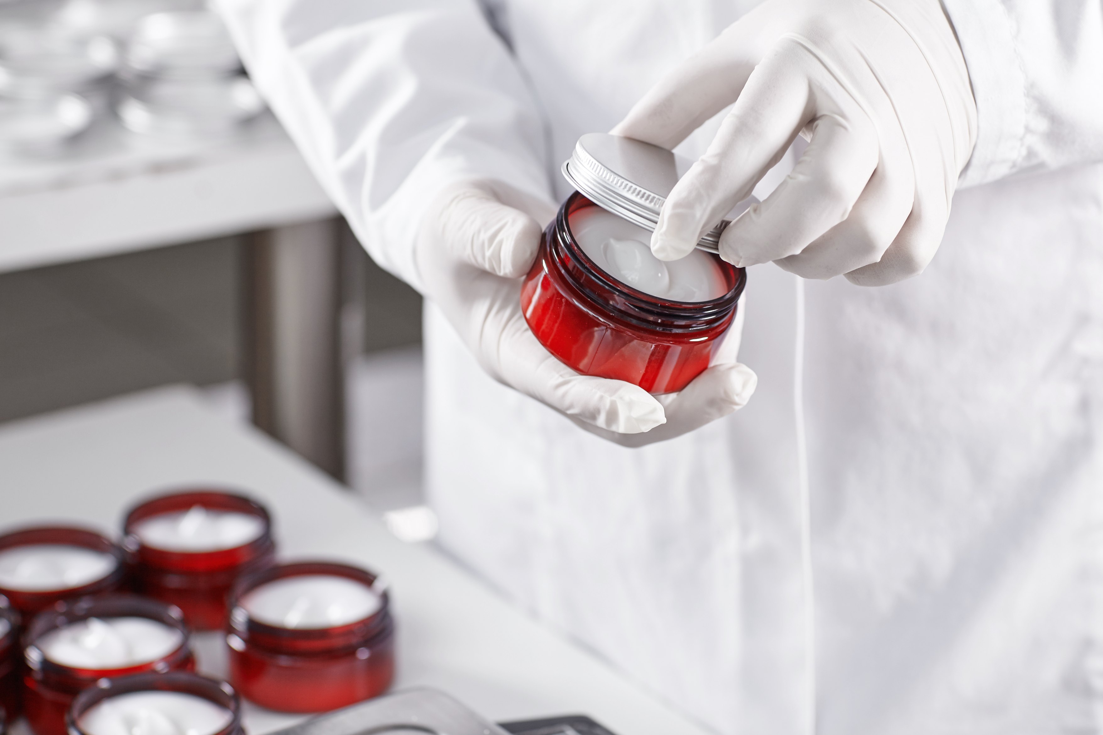 Requisitos de sala limpia CGMP para instalaciones de fabricación de cosméticos en los Estados Unidos
